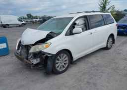 2012 TOYOTA SIENNA