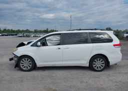 2012 TOYOTA SIENNA