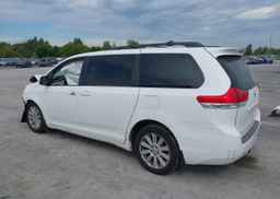2012 TOYOTA SIENNA