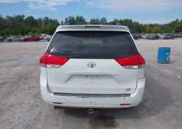 2012 TOYOTA SIENNA