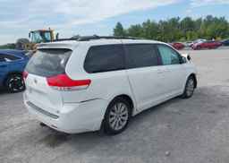 2012 TOYOTA SIENNA