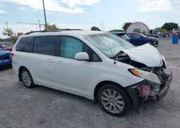 2012 TOYOTA SIENNA