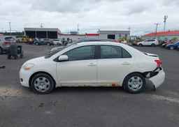2011 TOYOTA YARIS