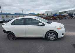 2011 TOYOTA YARIS