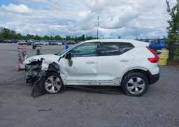 2019 VOLVO XC40 T5 MOMENTUM