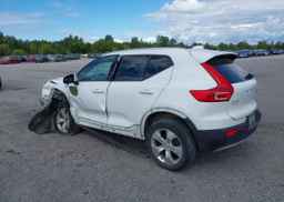 2019 VOLVO XC40 T5 MOMENTUM