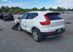 2019 VOLVO XC40 T5 MOMENTUM