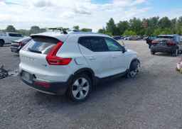 2019 VOLVO XC40 T5 MOMENTUM