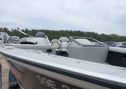2002 EZ LOADER BOAT TRAILER & STARCRAFT BOAT