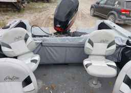 2002 EZ LOADER BOAT TRAILER & STARCRAFT BOAT