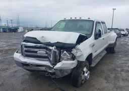 2005 FORD F-350 LARIAT