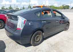 2013 TOYOTA PRIUS PLUG-IN