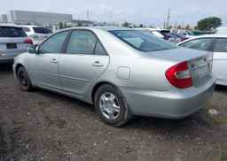 2002 TOYOTA CAMRY LE