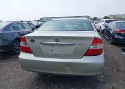2002 TOYOTA CAMRY LE