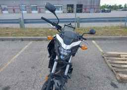 2017 HONDA CB500XA