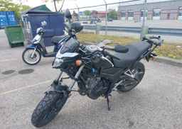 2017 HONDA CB500XA
