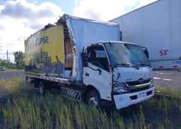 2019 HINO 195