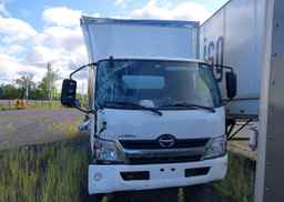 2019 HINO 195