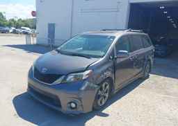 2011 TOYOTA SIENNA SE 8 PASSENGER