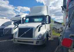 2015 VOLVO VN VNL