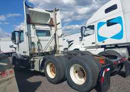 2015 VOLVO VN VNL