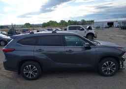2023 TOYOTA highlander xle