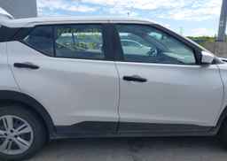 2022 NISSAN KICKS S