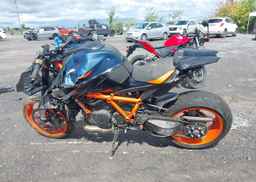 2023 KTM 1290 SUPER DUKE R