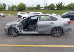 2022 KIA FORTE EX