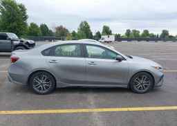 2022 KIA FORTE EX