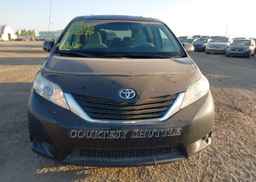 2011 TOYOTA SIENNA LE