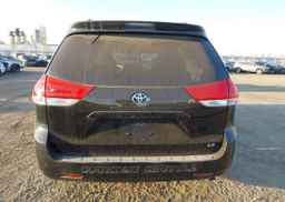 2011 TOYOTA SIENNA LE