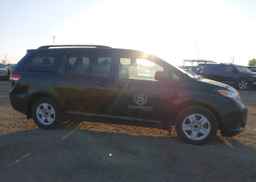 2011 TOYOTA SIENNA LE