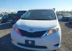 2014 TOYOTA SIENNA LE