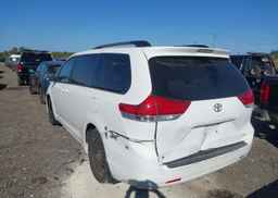 2014 TOYOTA SIENNA LE