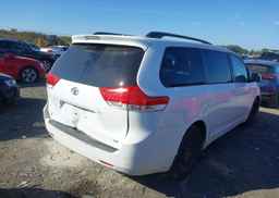 2014 TOYOTA SIENNA LE