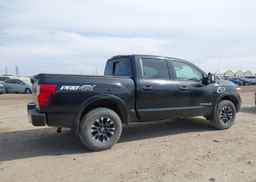 2017 NISSAN TITAN PLATINUM RESERVE