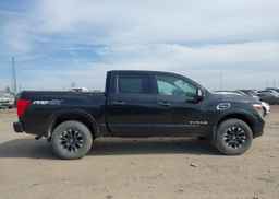 2017 NISSAN TITAN PLATINUM RESERVE