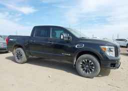 2017 NISSAN TITAN PLATINUM RESERVE