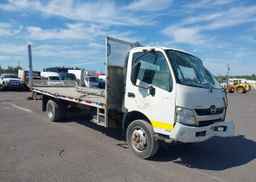 2015 HINO 195