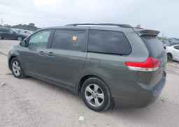 2011 TOYOTA SIENNA LE V6