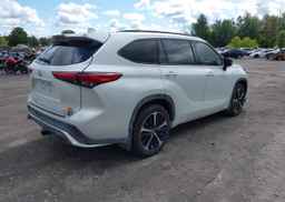 2022 TOYOTA HIGHLANDER XSE