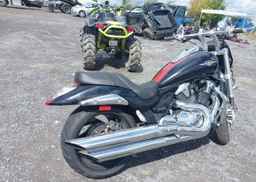 2010 SUZUKI VZR1800