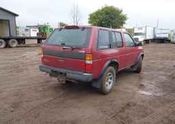 1994 NISSAN PATHFINDER LE