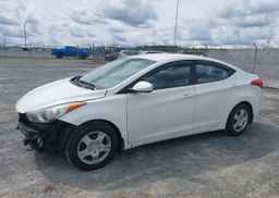 2013 HYUNDAI ELANTRA GL