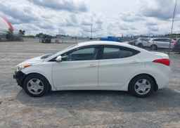 2013 HYUNDAI ELANTRA GL