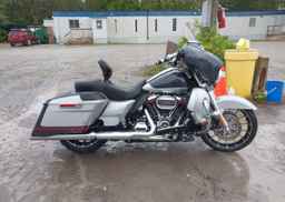 2019 HARLEY-DAVIDSON FLHXSE