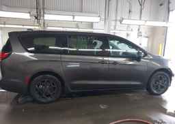 2022 CHRYSLER PACIFICA HYBRID TOURING L