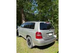 2003 TOYOTA HIGHLANDER LIMITED