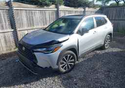 2025 TOYOTA COROLLA CROSS LE
